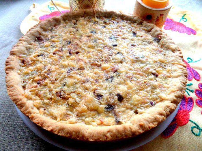 Бутерброды с овощной начинкой под сыром