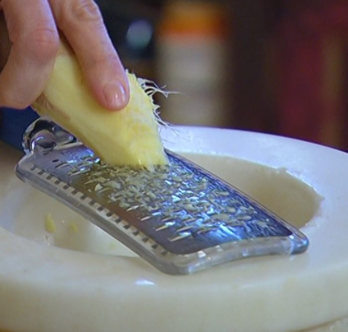 Креветки с имбирем и медом под грилем