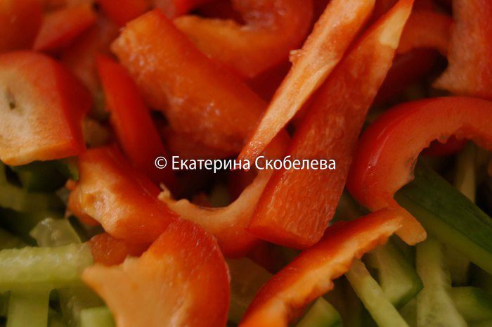 Салат с морским коктейлем