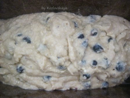 Кекс с черной смородиной и душицей