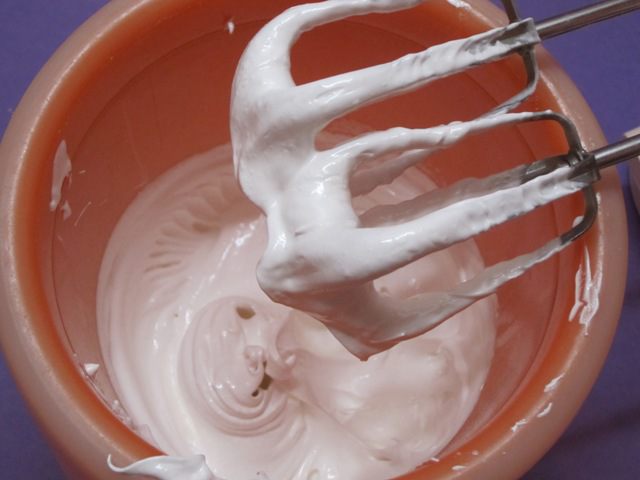 Смородиновые маффины с безе