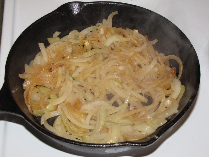 Шампиньоны с куриным филе и сладким перцем по-муромски