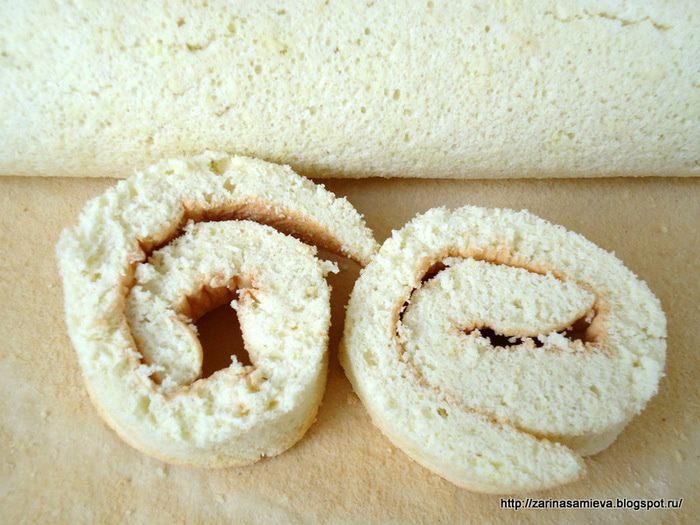 Рулет с яблочным повидлом