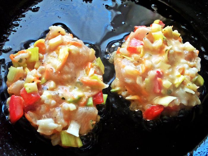 Куриные котлеты с рисом и овощами