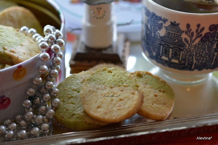 Печенье с чаем матча