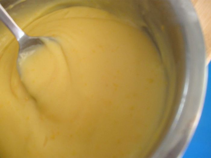   Бриошь с кусочками шоколада и кремом Патисьер