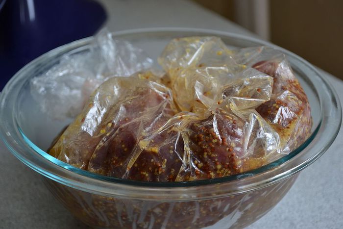 Свиная шея в медово-горчичном маринаде