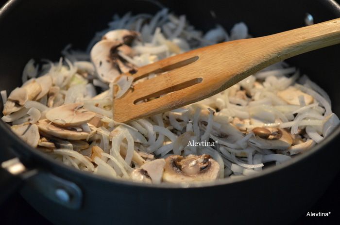 Фаршированные сладкие перцы с грибами и фаршем