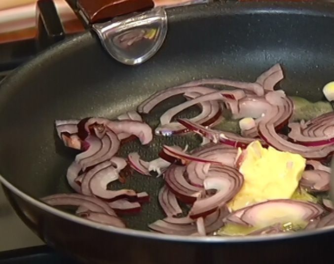 Красный рис с барбарисом и фисташками