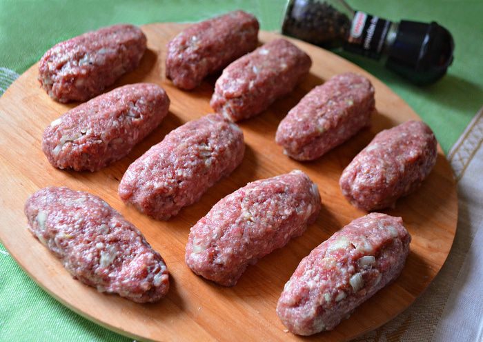 Чевапчичи, черногорские мясные колбаски