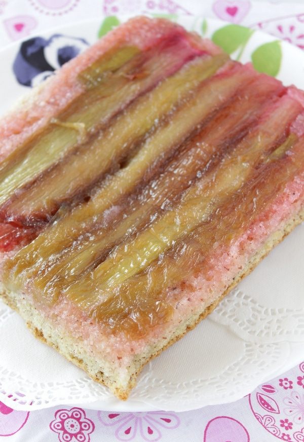 Пирог с ревнем и миндалем