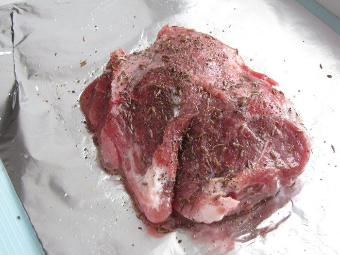 Буженина с пряными травами