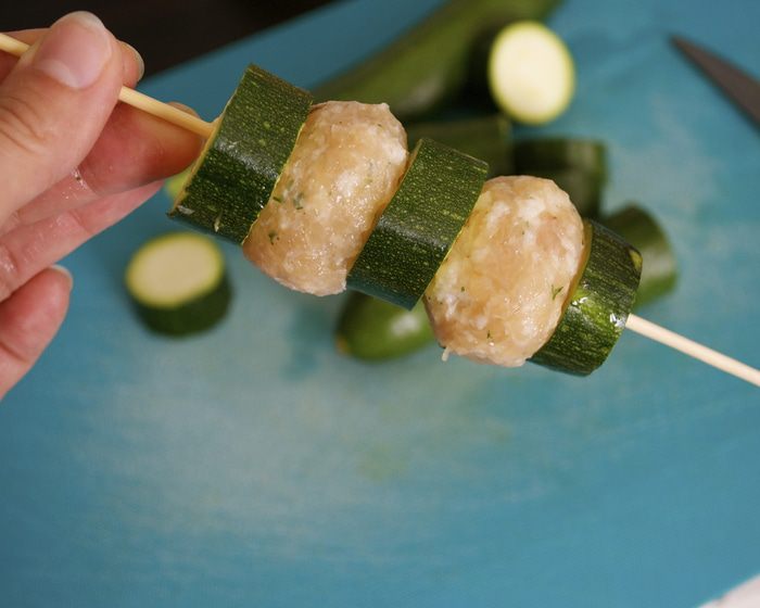 Летние шашлычки с цукини и куриными тефтельками (для Елены Ковач)