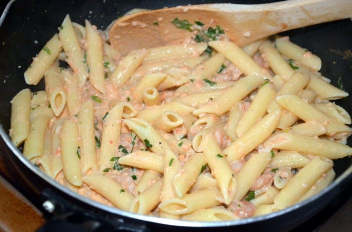 Пенне с соусом из креветок и коньяка