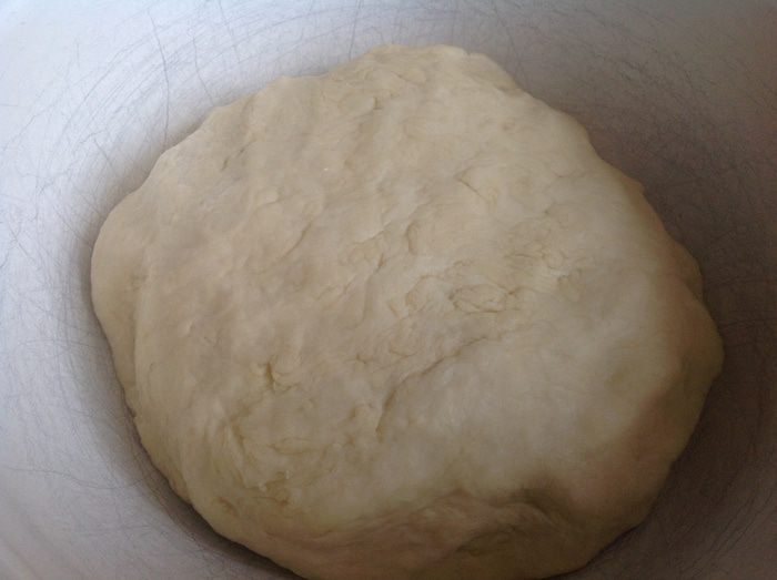 Пирог со свининой, щавелем и сыром