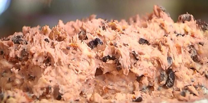 Хлеб с оливками и вялеными помидорами 