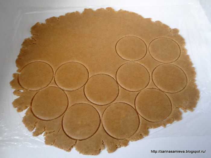 Корзинки из цельнозерновой муки с морковными цукатами