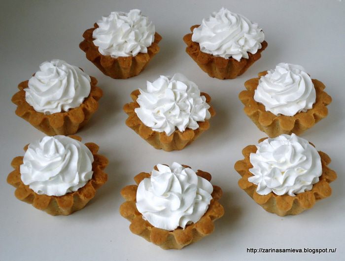 Корзинки с белковым кремом