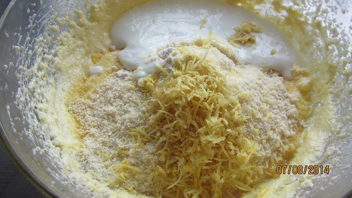 Кексы с лимоном, миндалем и ликером