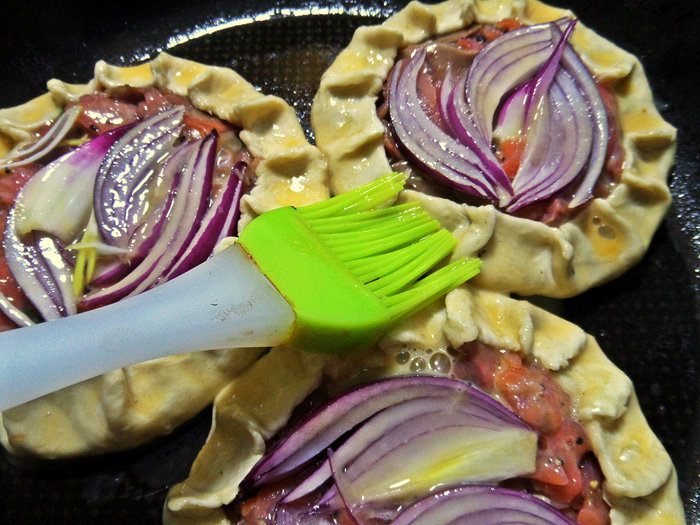 Слойки с картошкой и лососем