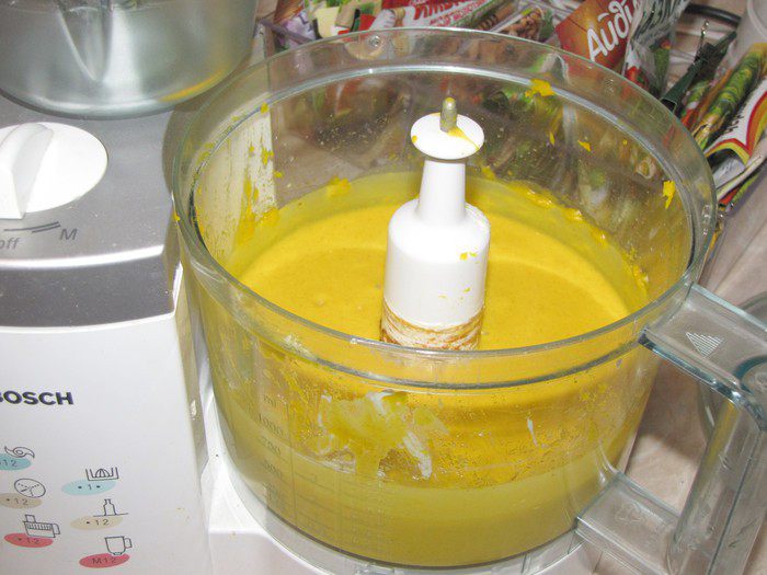 Пряный пирог с тыквой и орехами