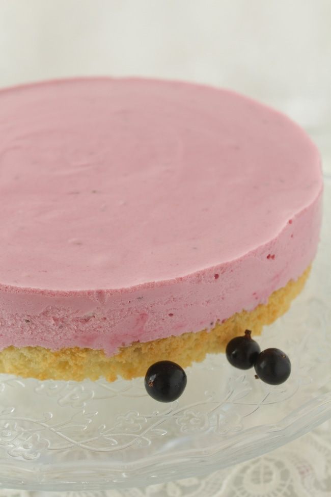 Торт с муссом из черной смородины