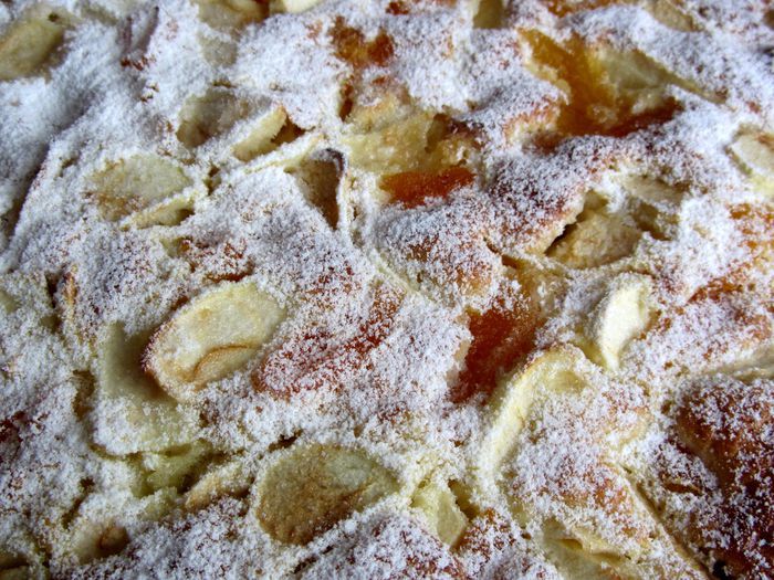 Пирог с яблоками и курагой