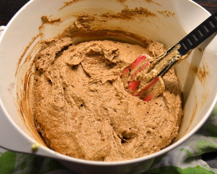 Шоколадный пирог с яблоками