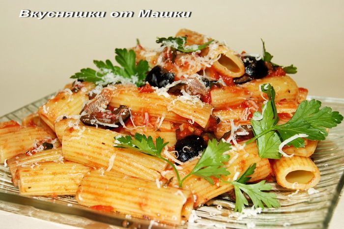 Ригатони  с томатным соусом