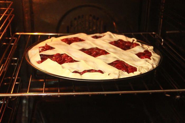 Вишневый пирог