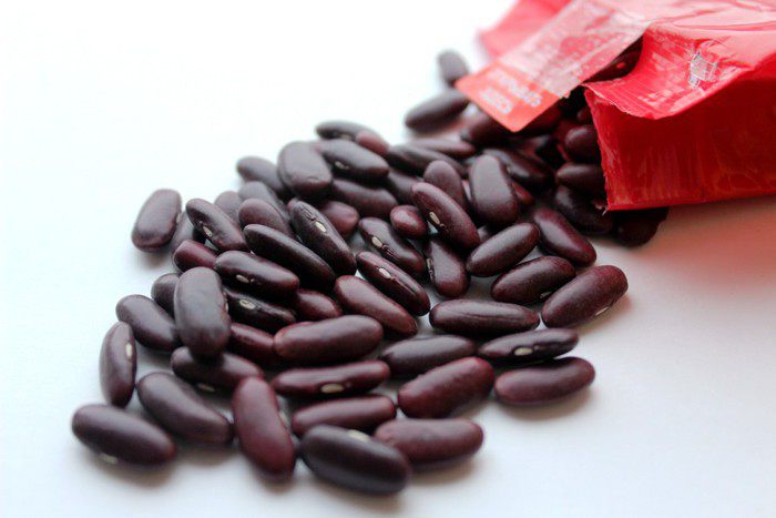 Рагу из курицы с фасолью и запеченным чесноком