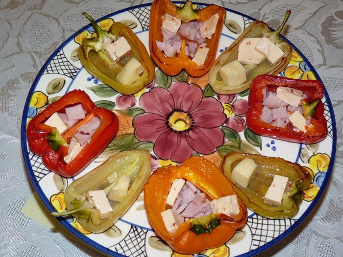 Лодочки из запеченного перца