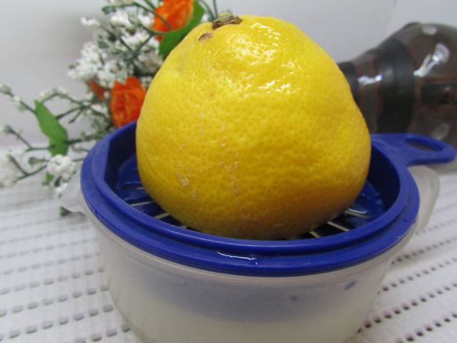 Бутерброды с лососем, свеклой и авокадо