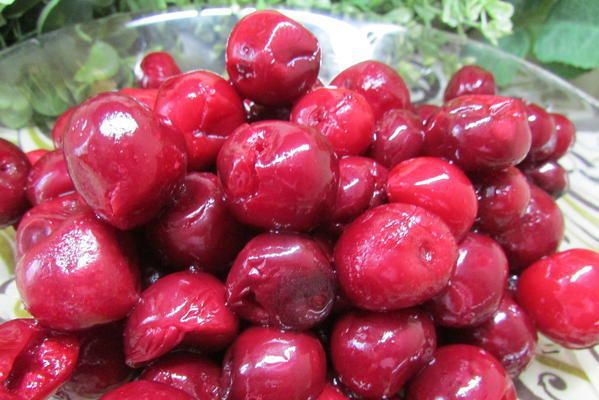 Телятина с вишневым соусом