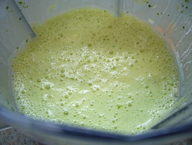 Канапе из блинчиков с сосисками и помидорками черри