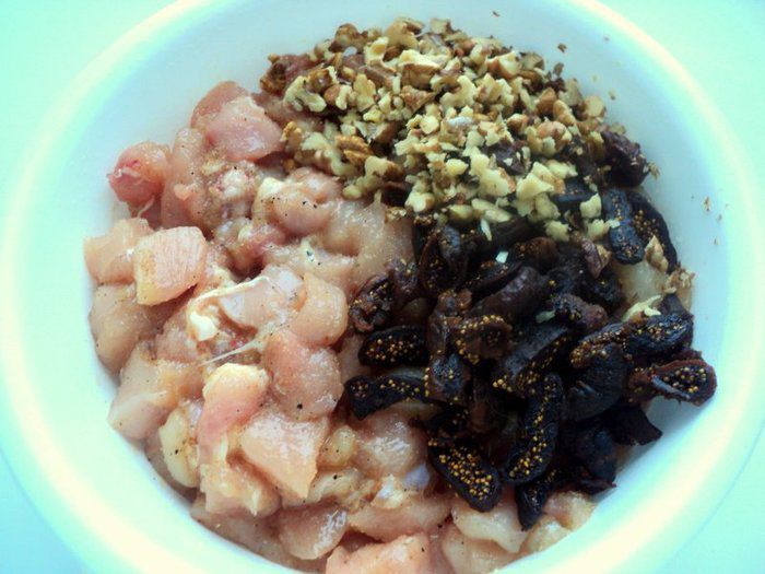 Куриный рулет с инжиром
