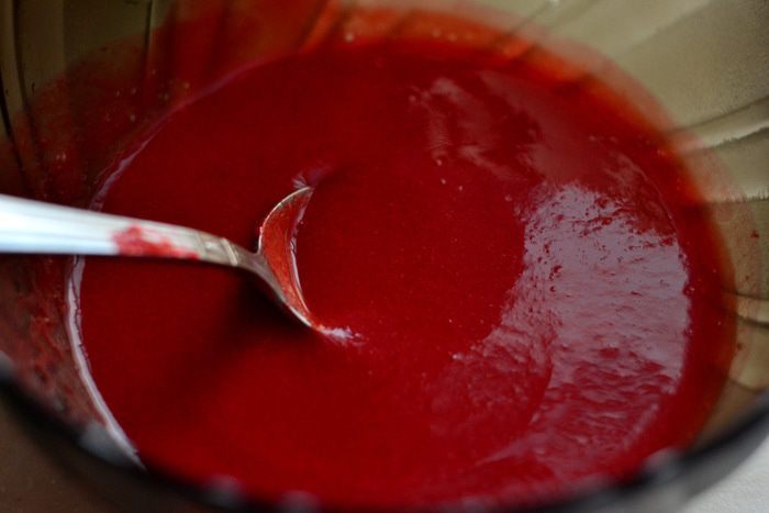 Медовый торт с малиновым мармеладом