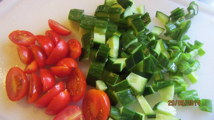 Итальянский салат из чечевицы и винограда