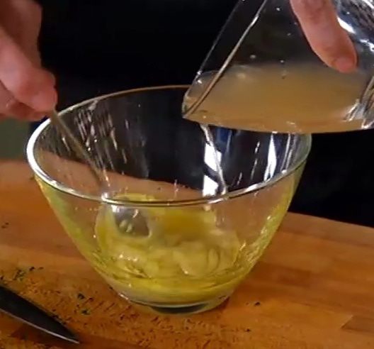 Салат из нута, артишоков и помидоров 