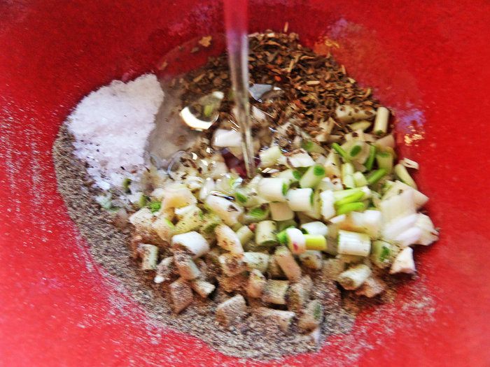 Курочка, запеченная в съедобной тарелке