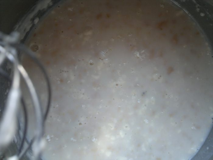 Оладьи дрожжевые с красной смородиной