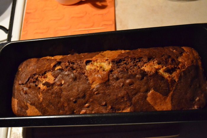 Мраморный кекс с грецкими орехами