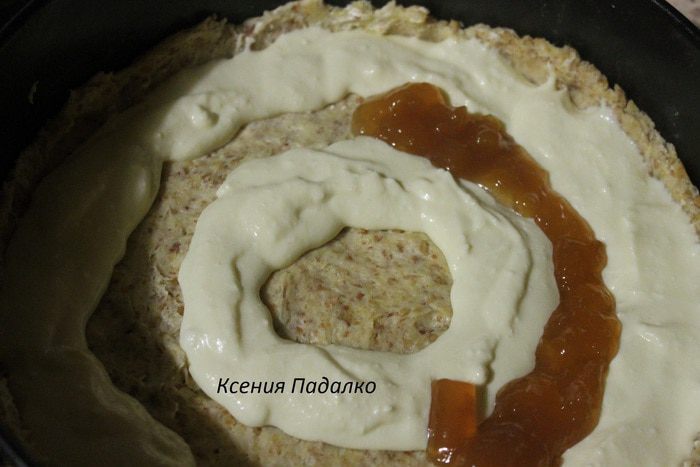 Пирог с творогом и джемом