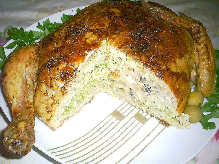 Запеченная блинная курочка с двумя начинками