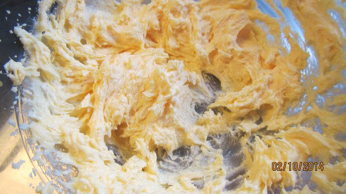 Яблочная запеканка с изюмом и миндалем