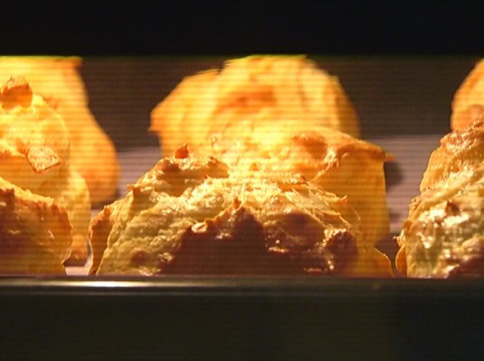 Пирожные &amp;quot;Шу&amp;quot; с миндальными хлопьями