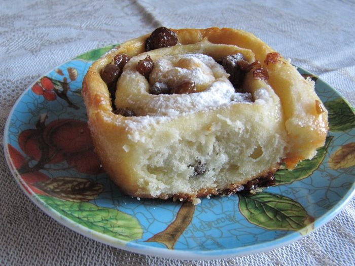 Булочки с изюмом