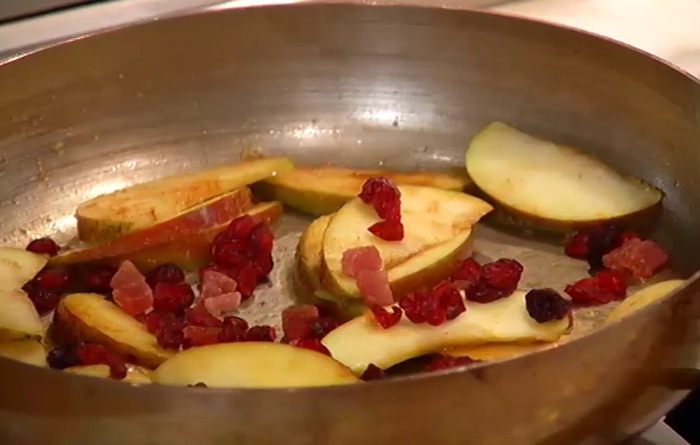 Гречневая каша с фруктовой заправкой 