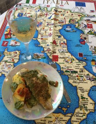 Филе трески с картошкой и шпинатом 