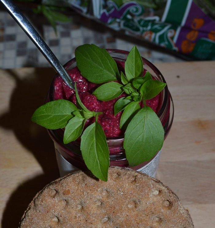 &amp;quot;Ленивый&amp;quot; свекольный хумус